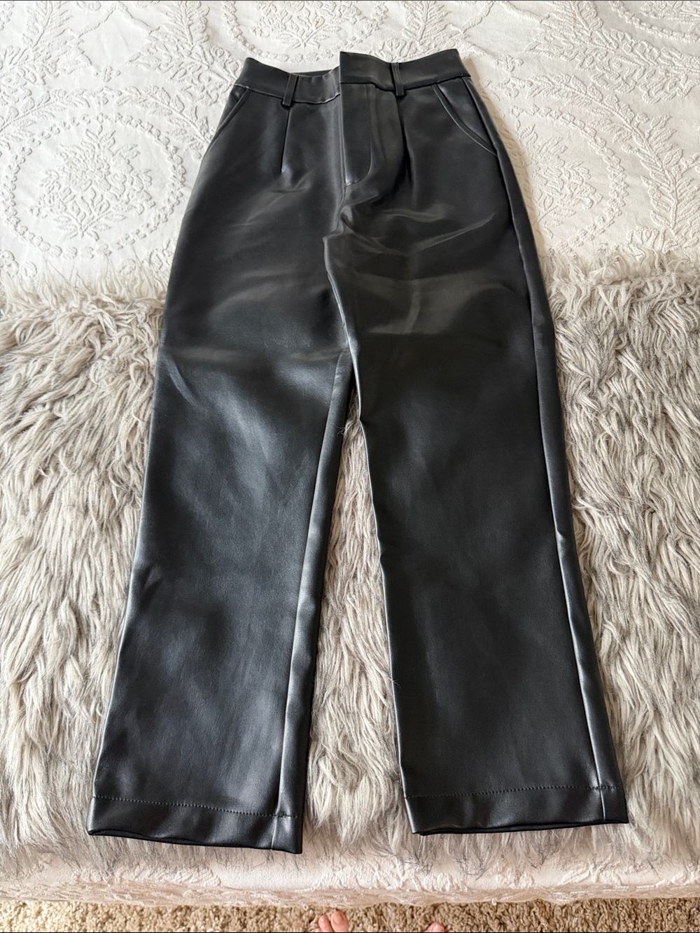 Women's Black Faux Leather Cropped Pants Size Small